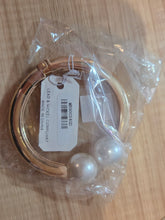 Load image into Gallery viewer, Large Pearl Bracelet