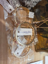 Load image into Gallery viewer, Glass Bezeled Bracelet