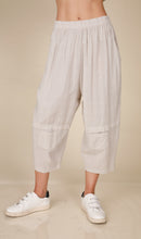 Load image into Gallery viewer, Inoah Bubble Ankle Pant