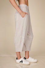 Load image into Gallery viewer, Inoah Bubble Ankle Pant