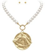 Round Horse Pendant & Pearl Necklace Set