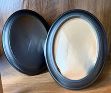 Load image into Gallery viewer, Oval Frame