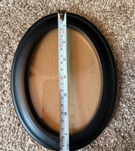 Load image into Gallery viewer, Oval Frame