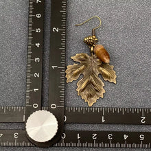 Load image into Gallery viewer, Acorn &amp; Metal Maple Leaves