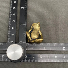 Load image into Gallery viewer, Brass Sitting Frog