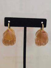 Load image into Gallery viewer, Leaf Earring