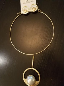 Gold Pearl Collar