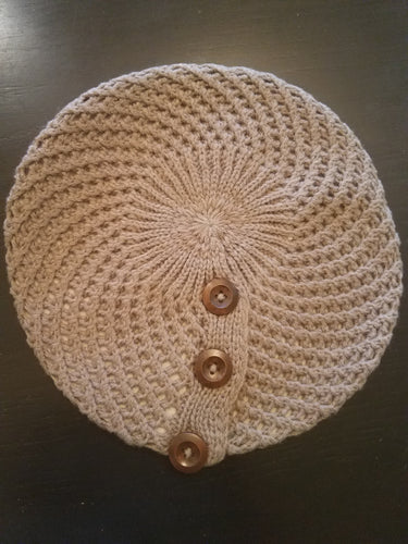 Mesh Knit Beret with Buttons