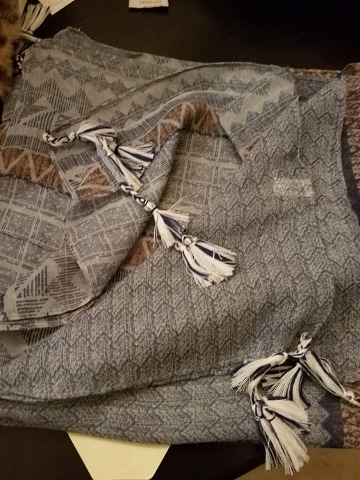 Pattern Print Square with Tassel
